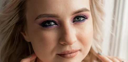 Cum alegi paleta de farduri perfectă în funcție de culoarea ochilor?